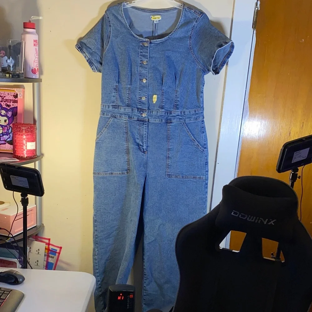 Ava & Viv - Women's Short Sleeve Button-Front Jumpsuit for the 17 see notes - Picture 2 of 6